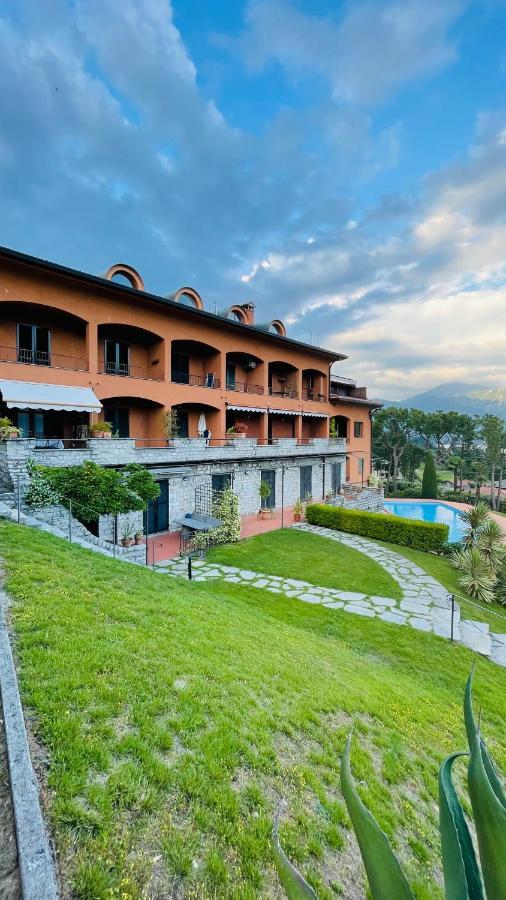 Lake View, Swimming Pool, Tennis Court And Private Parking Mezzegra Exterior photo